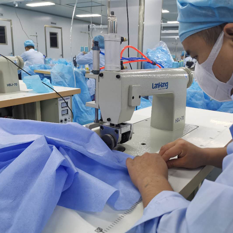 Vi begynder at fremstille medicinsk isolations kjoler med akut behov til sundhedsarbejdere
